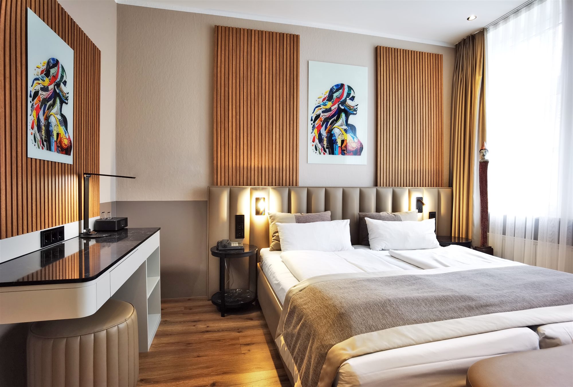 Twin guest room